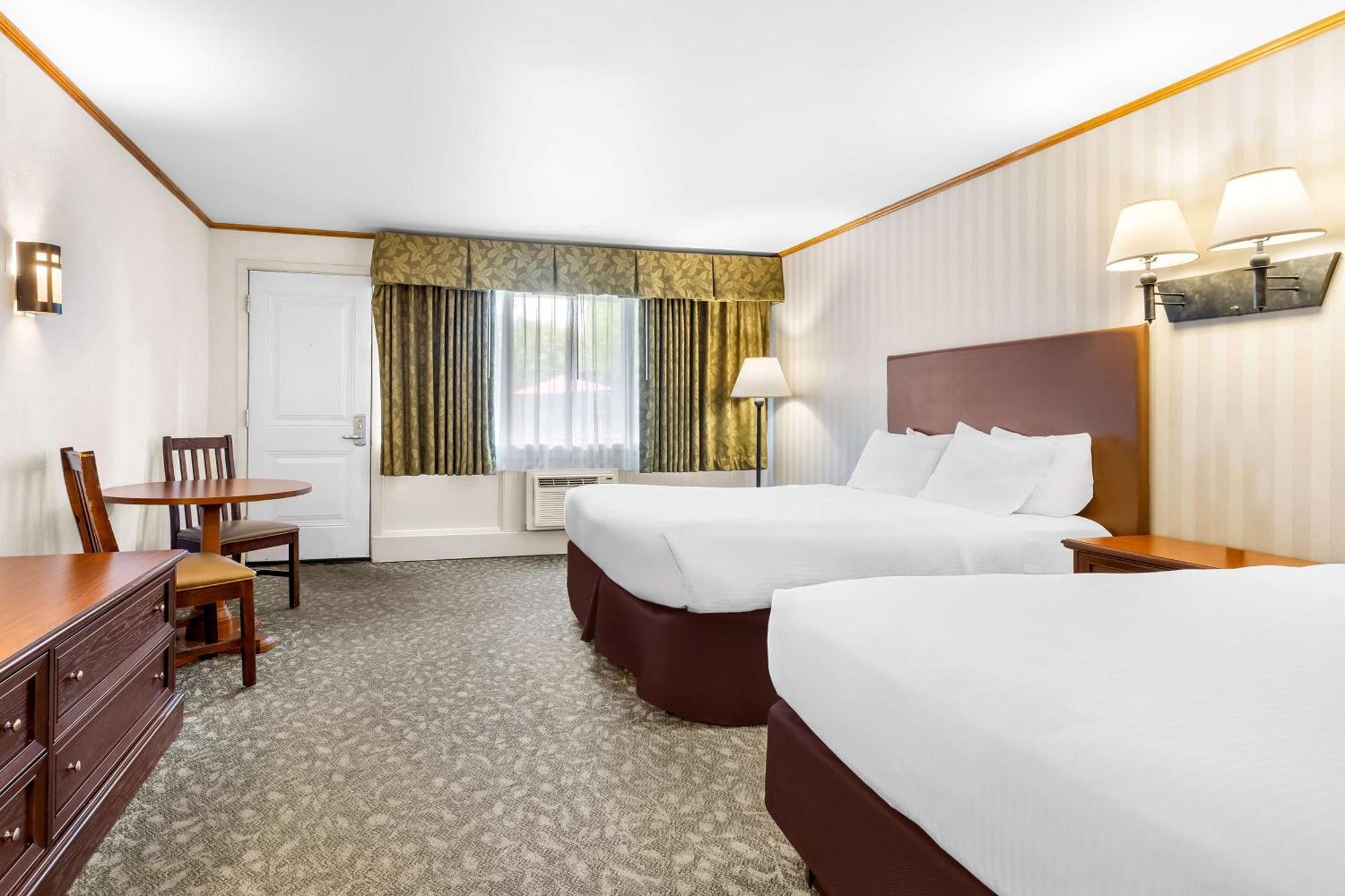 Hotel Western Adirondack 3*